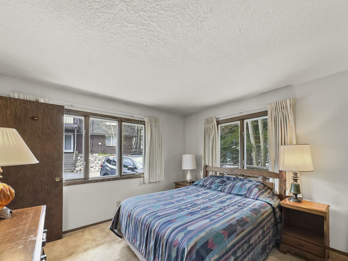 Room 2, Cc43 Chateau Claire 2 Bedroom Condo by RedAwning, Summit
