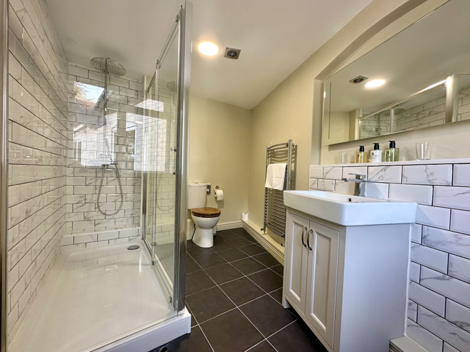 Bathroom 4, The Manor at Abberley, Worcestershire