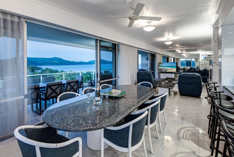 Others 5, Yacht Harbour Tower 5 - Oceanviews, buggy and private lift access and valet service, Whitsunday
