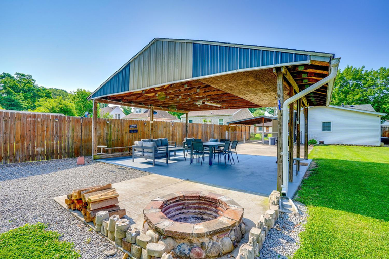 Others 5, Pet-Friendly Clarksville Home w/ Central A/C, Clark