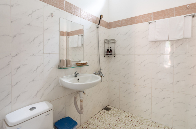 Bathroom 5, Phuc Thang Resort, Phú Quốc