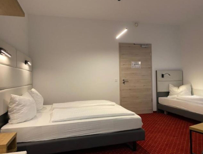 Bedroom 5, Hotel Continental, Nürnberg