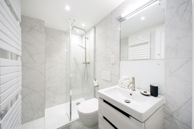 Bathroom 3, Urban Chic - Acre, London
