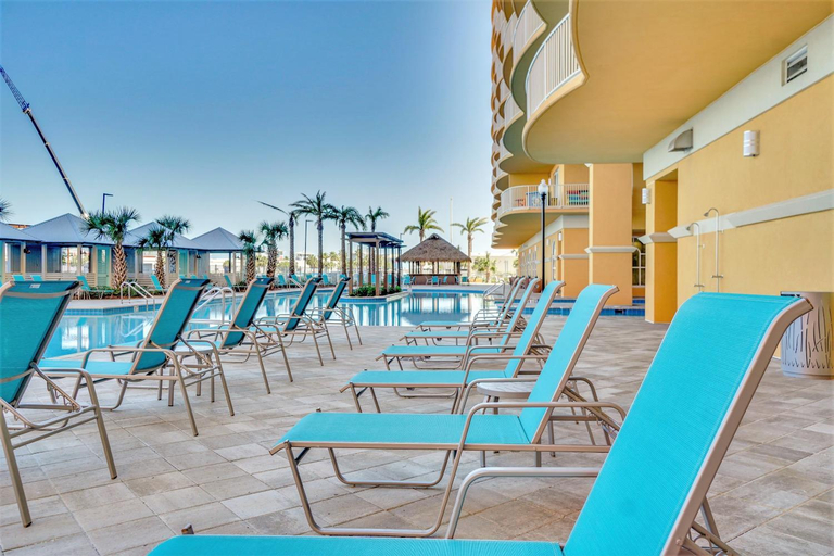 Sport & Beauty 2, Calypso Tower 3 Beach Resort, Bay