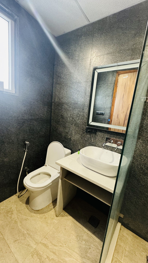 Bathroom 3, Raksha Suites & Banquet Greater Noida, Gautam Buddha Nagar