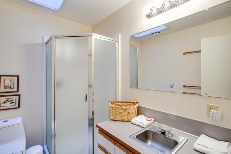 Bathroom 3, Mt Baker Lodging Cabin 30 - Sleeps 8, Whatcom