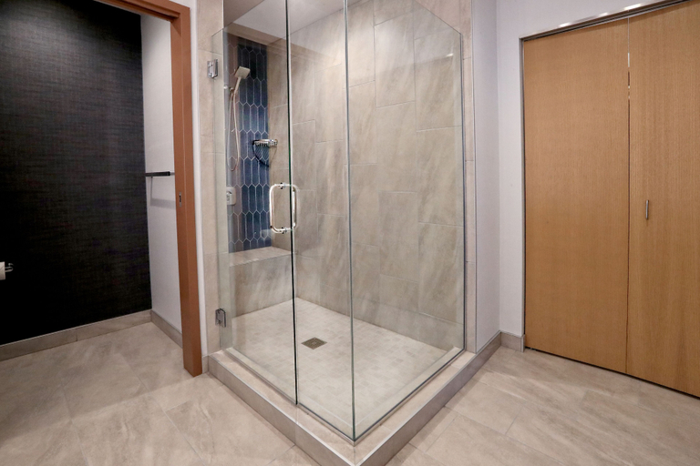 Bathroom 4, Emerald Queen Hotel and Casino - Tacoma, Pierce