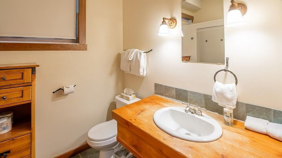 Bathroom 3, Snow Creek Cabins by Fernie Lodging Co., East Kootenay