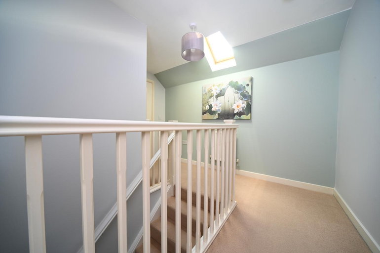 Others 5, Ideal Coach House, Swindon