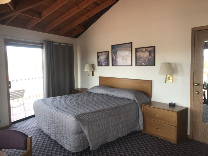 Bedroom 3, Smith Rock Resort, Jefferson