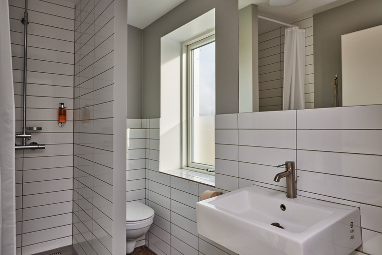Bathroom 4, Midgard Base Camp, Hvolhreppur