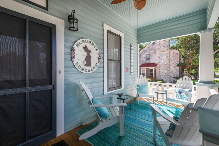 Terrace/patio 5, Ms. Bunny's Bungalow 2 Bedroom Home by RedAwning, Gillespie