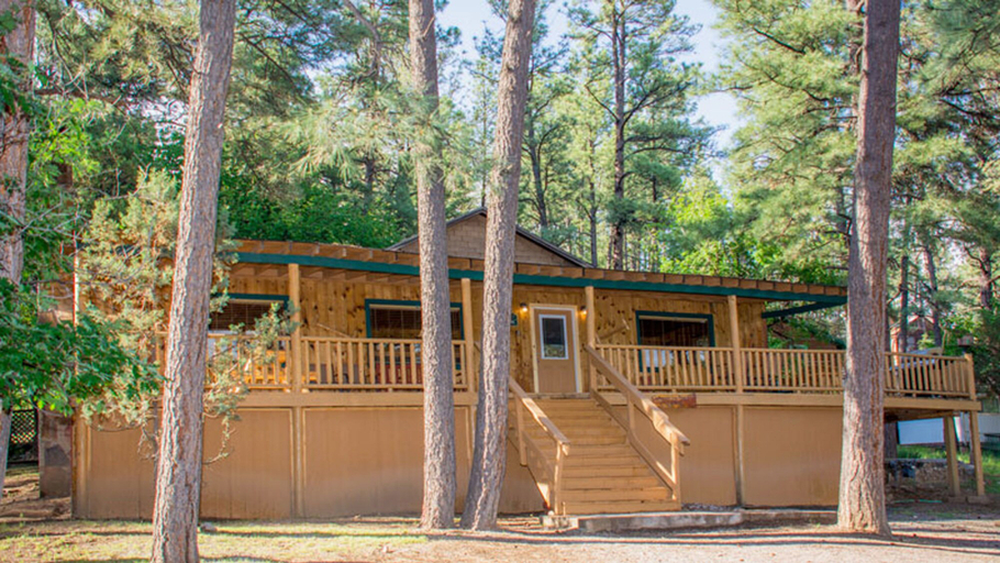 Exterior & Views 2, Whispering Pine Vacation Rentals, Lincoln