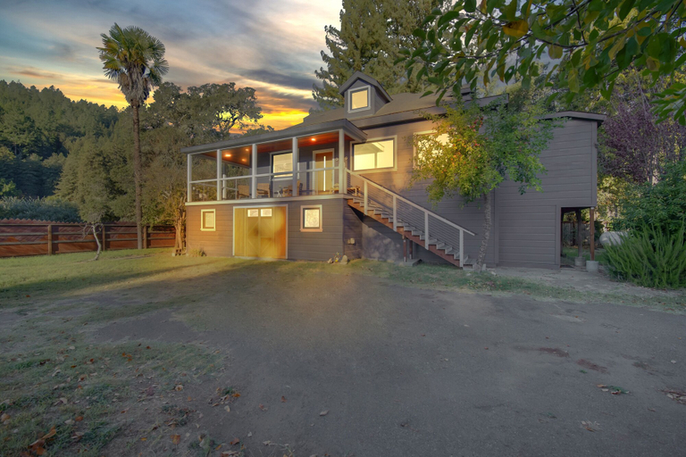 Exterior 2, Pet’s FREE! Modern luxury steps from Russian River by Redawning, Sonoma