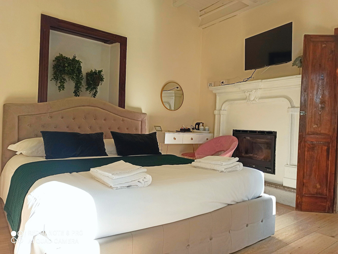 Bedroom 4, Essentia Guest House, Como