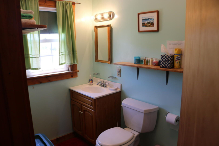 Bathroom, Point Field