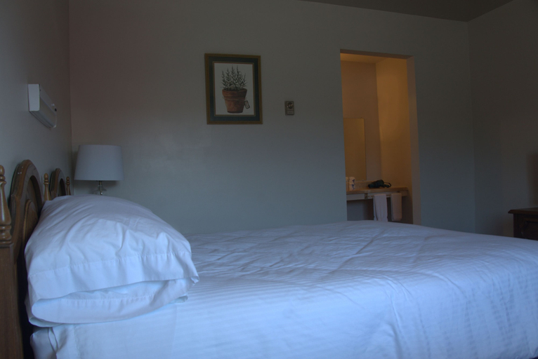 Room 3, Fortress Inn Louisbourg, Cape Breton