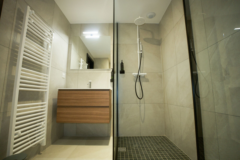 Bathroom 5, Arrow Hotel, Haut-Rhin