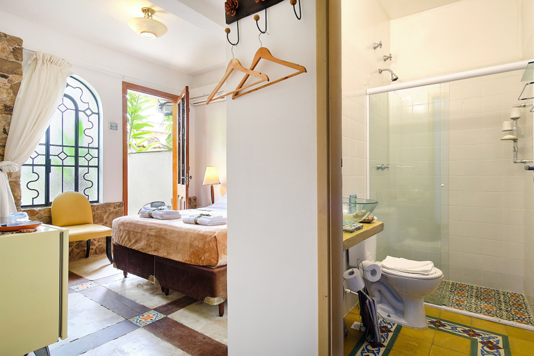 Bathroom 3, Pousada Pontal Gardens, Parati
