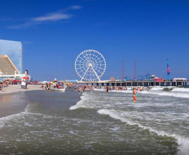 Others 5, Modern 2BR 3BA Condo on the Boardwalk by CozySuites, Atlantic