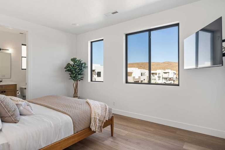Bedroom 3, Desert Beach by RedAwning, Washington