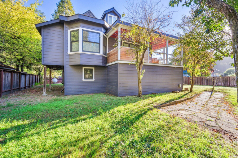 Exterior 5, Pet’s FREE! Modern luxury steps from Russian River by Redawning, Sonoma