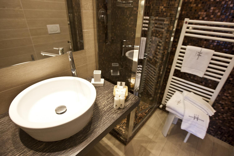Bathroom 4, Hotel Aurora, Rimini