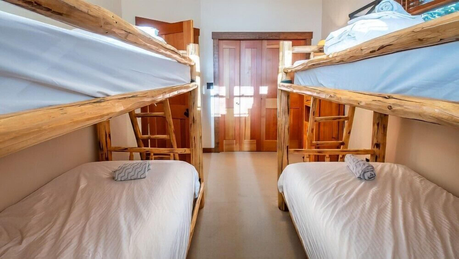 Bedroom 2, Snow Creek Cabins by Fernie Lodging Co., East Kootenay