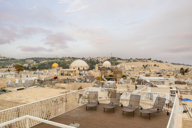 Others 4, Luxury Duplex with Rooftop by FeelHome