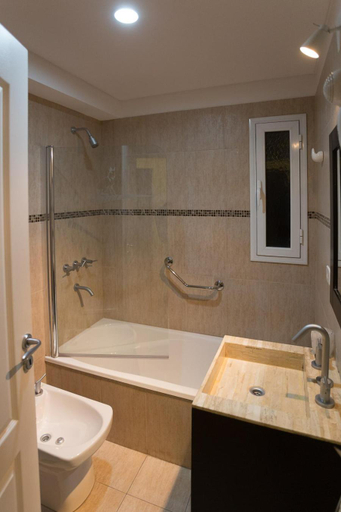 Bathroom, Hotel Las Maras, Biedma