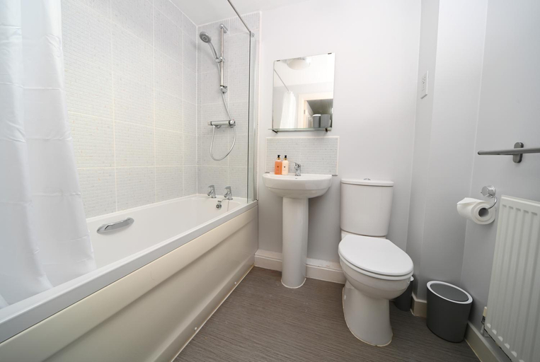 Bathroom, Ideal Coach House, Swindon