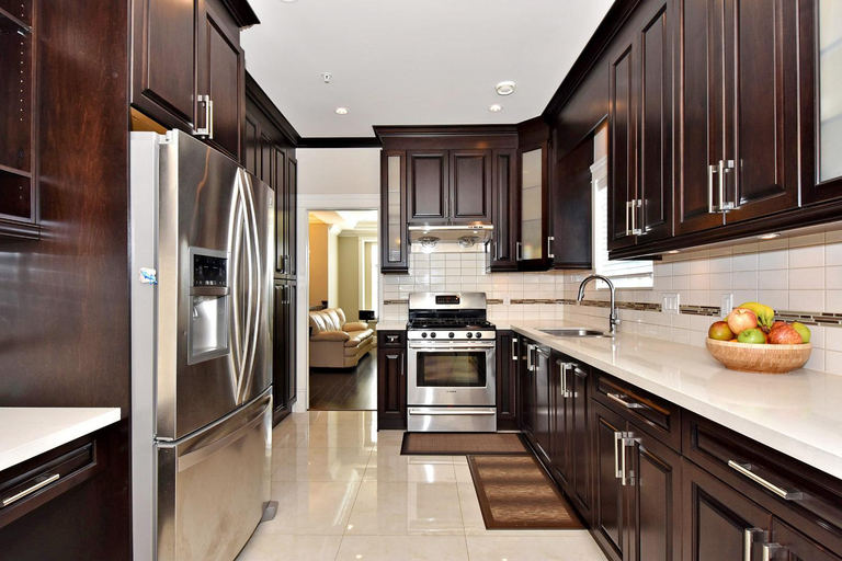 Others 2, Rare Find Exquisitely New Quiet & Safe Skytrain Home, Greater Vancouver