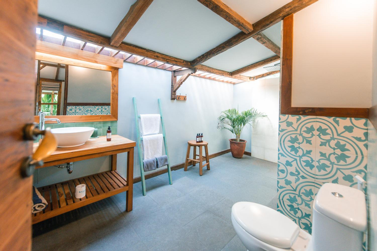 Bathroom 7
