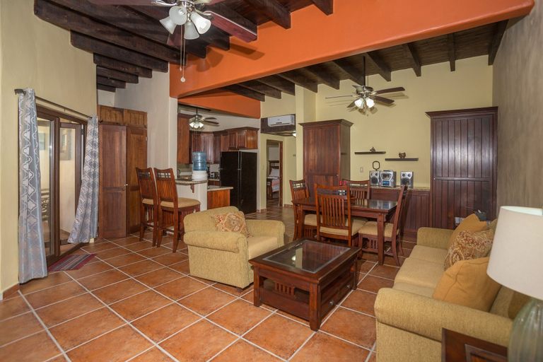 Others 5, Caribbean Breeze 6b 2 Bedroom Condo by RedAwning, Roatán
