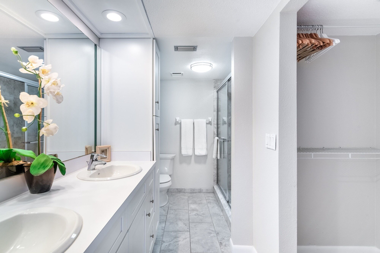 Bathroom 4, Reflections Gulf Front With Ocean Views 2 Bedroom Condo by RedAwning, Pinellas