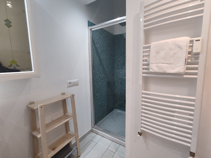 Bathroom 27