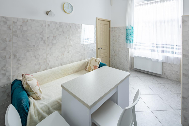 Others 5, Тиха квартира в центрі, L'vivs'ka