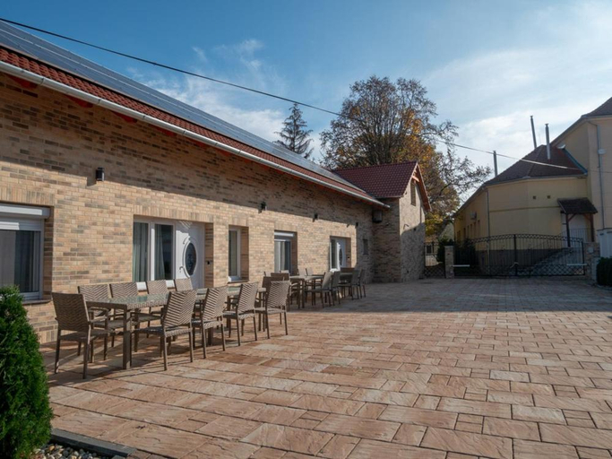 Others 5, Andoravendeghaz - Villany, Siklósi