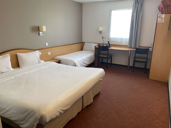 Bedroom 3, Brit Hotel Confort Montauban, Tarn-et-Garonne