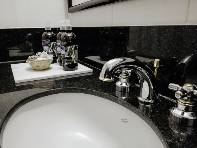 Bathroom 4, Hotel del Glaciar, Ushuaia