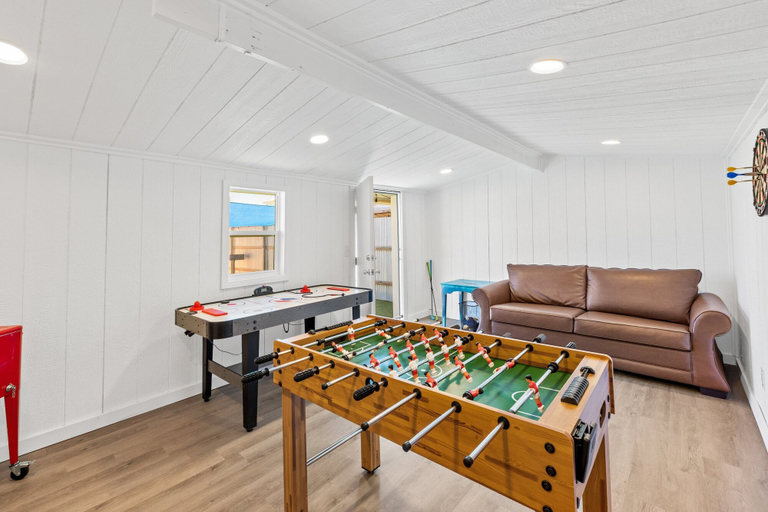 Food & Drinks, Gulf Friend By Book That Condo, Bay