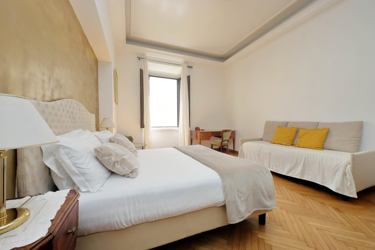 Bedroom 4, Treasurerome Spanish Steps Family 4BR, Rome