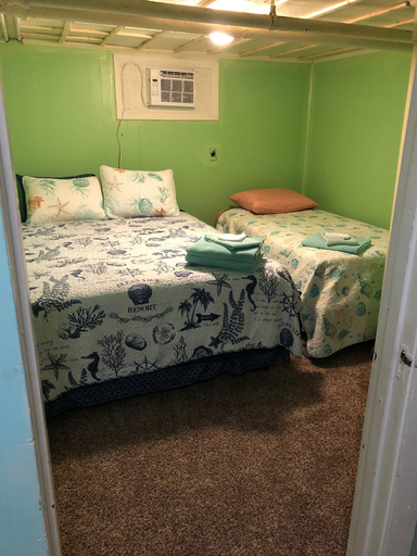 Room 4, Rustic Beach Front Basement Apt, Pet Friendly Wi-fi 2 Bedroom Apts by RedAwning, Norfolk