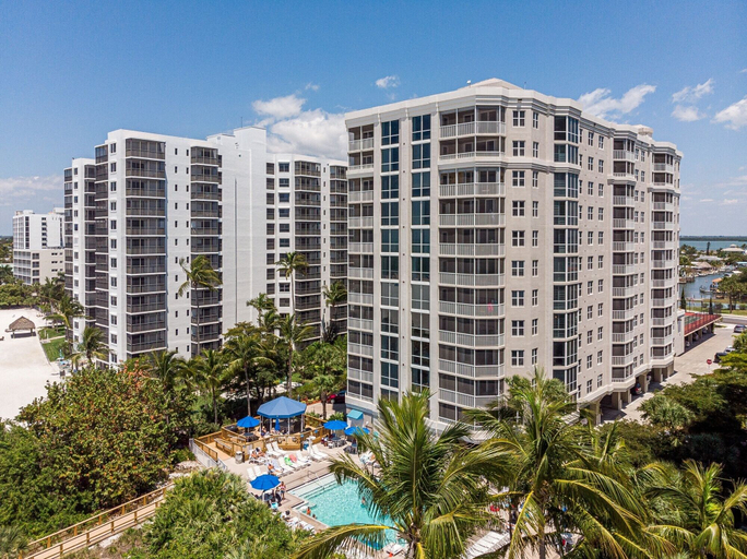 Exterior & Views 2, Immaculate Direct Gulf Front 3 Bedroom Condo - Gullwing 505 3 Condo by RedAwning, Lee