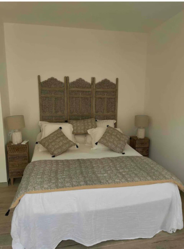 Others 4, Chambre avec balcon a louer, Corse-du-Sud