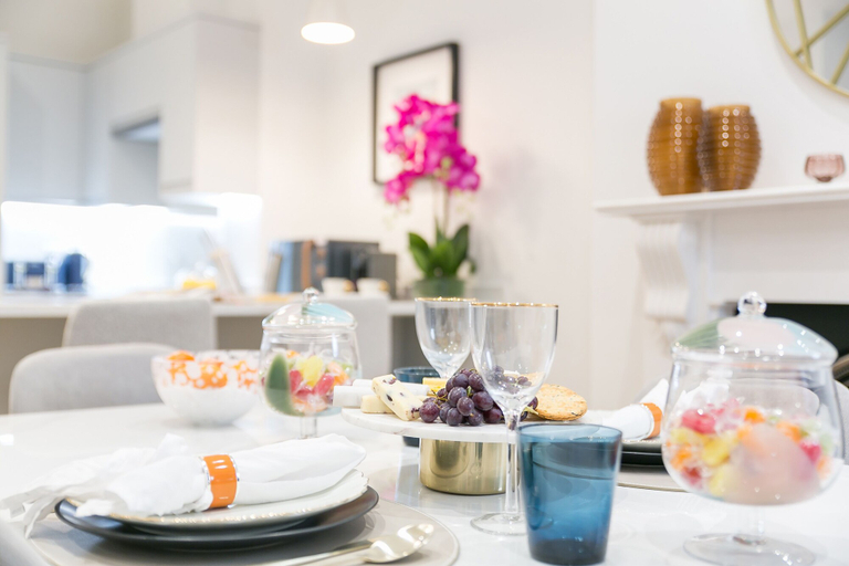 Food & Drinks, Urban Chic - Acre, London