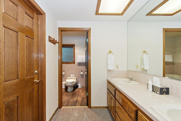 Bathroom 3, Summit Lodge 2 7 Bedroom Home by RedAwning, San Bernardino
