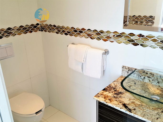 Bathroom 4, Alexander 1101 2 Bedroom Apts by RedAwning, Miami-Dade