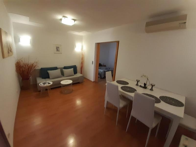 Others 2, APARTMANI DELAS, Medulin