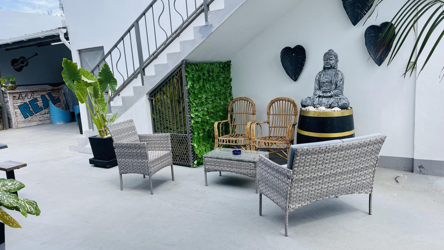 Property grounds 5, Spacious Private Villa With Roof top bar, Black River